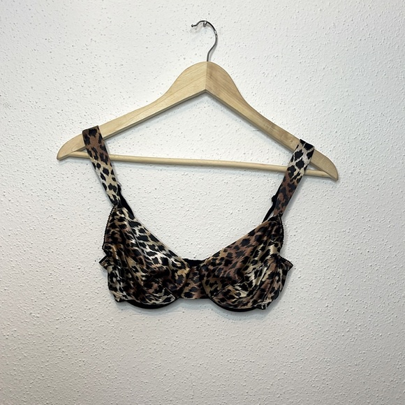 Victoria's Secret Other - Victorias Secret Cheetah Print Bra Size 34C